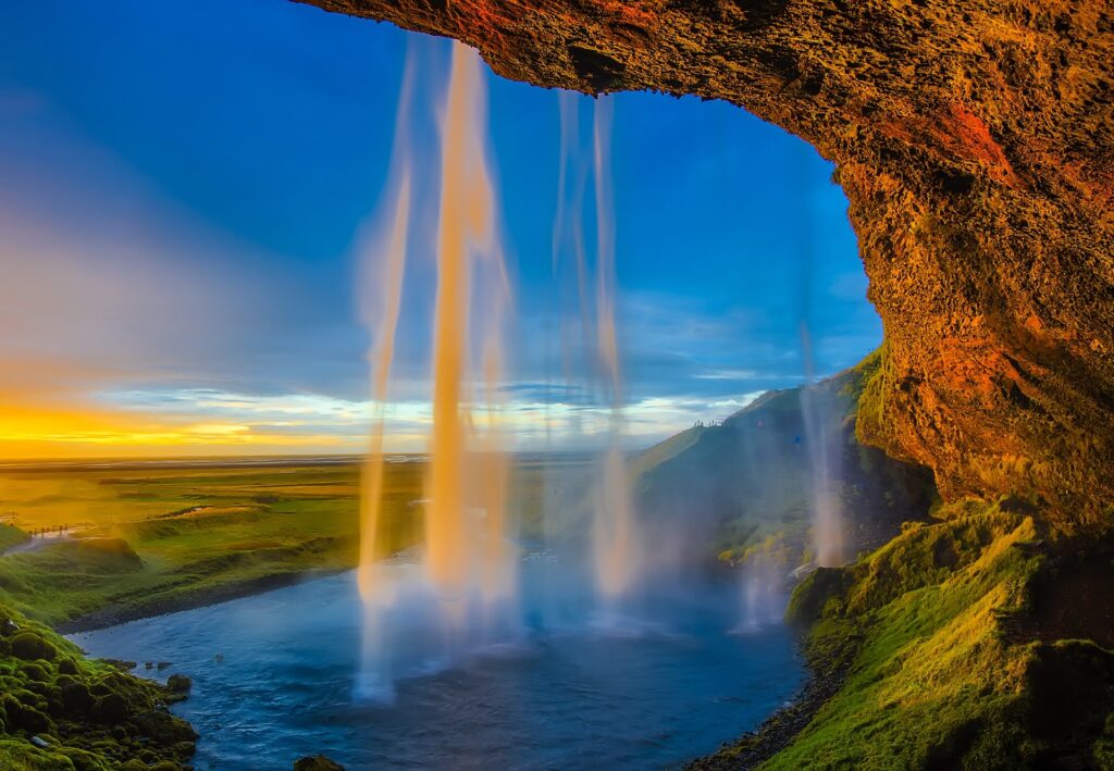 rock falls pool ocean